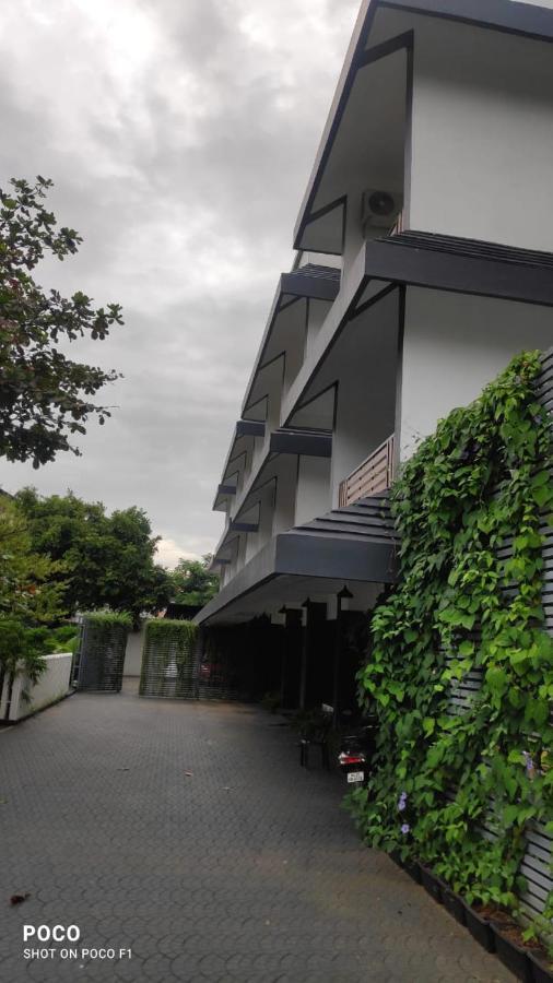 Emperor-Hotel Rachana Continental Pvt Ltd Kizhake Chālakudi Buitenkant foto