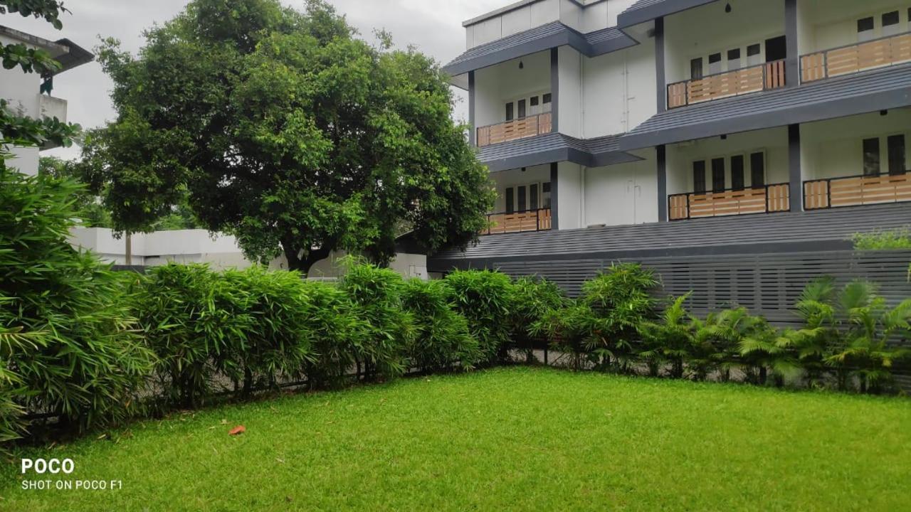 Emperor-Hotel Rachana Continental Pvt Ltd Kizhake Chālakudi Buitenkant foto