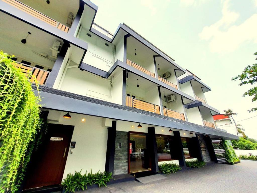 Emperor-Hotel Rachana Continental Pvt Ltd Kizhake Chālakudi Buitenkant foto
