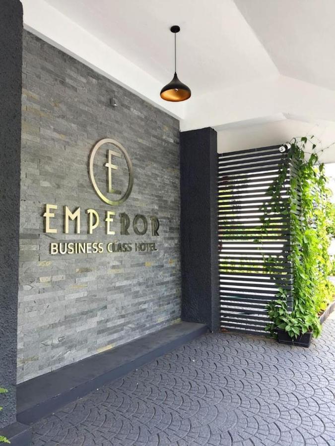 Emperor-Hotel Rachana Continental Pvt Ltd Kizhake Chālakudi Buitenkant foto