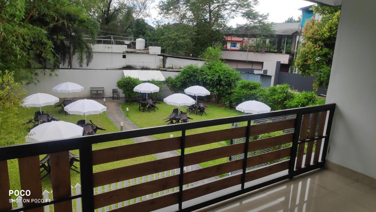 Emperor-Hotel Rachana Continental Pvt Ltd Kizhake Chālakudi Buitenkant foto